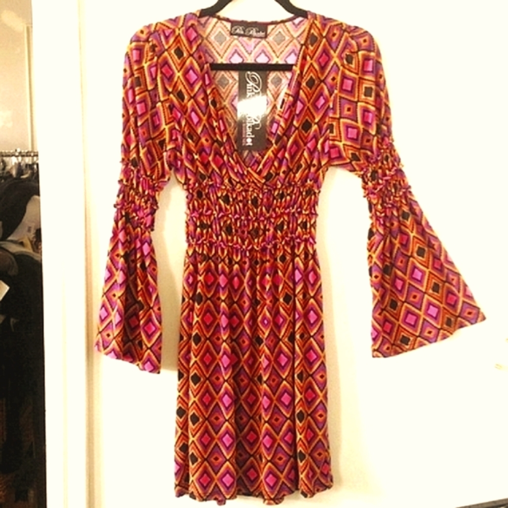 GEO PRINT RUCHED BELL SLEEVE DRESS